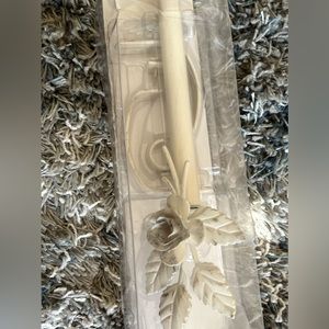 NWT Simply shabby chic rose curtain rods